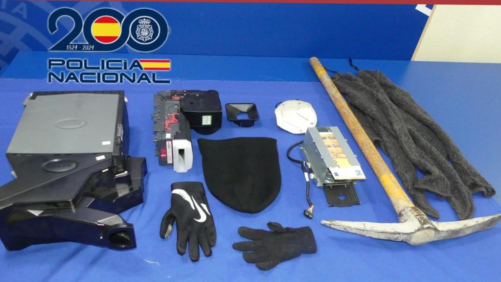 Material intervenido al ladrón por la Policía Nacional en Salamanca