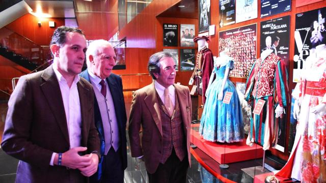 Exposición con 12 trajes conocidos de películas y series en el Teatro Zorrilla de Valladolid