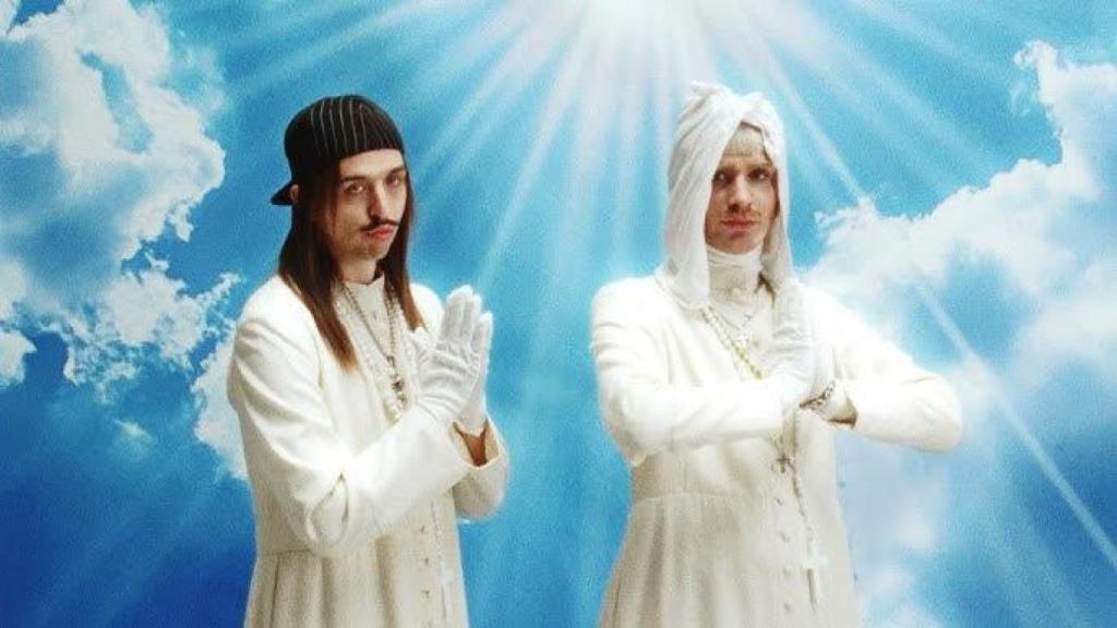 Los cantantes Tommy Cash y Joost Klein.