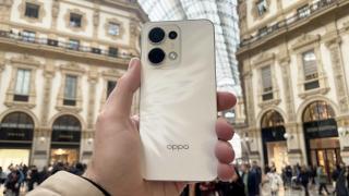 El Oppo Reno13.