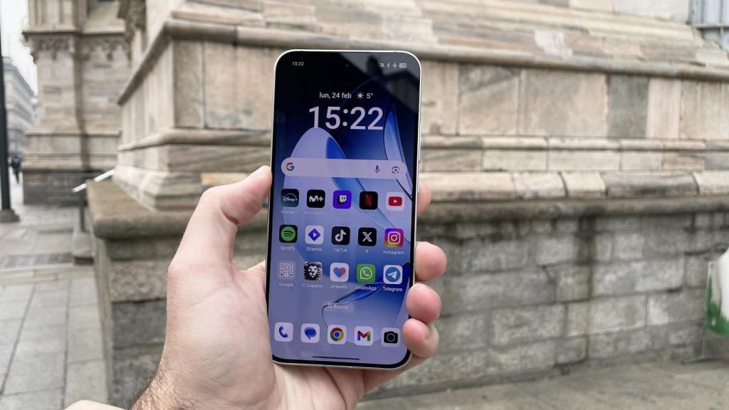 La pantalla del Oppo Reno13.