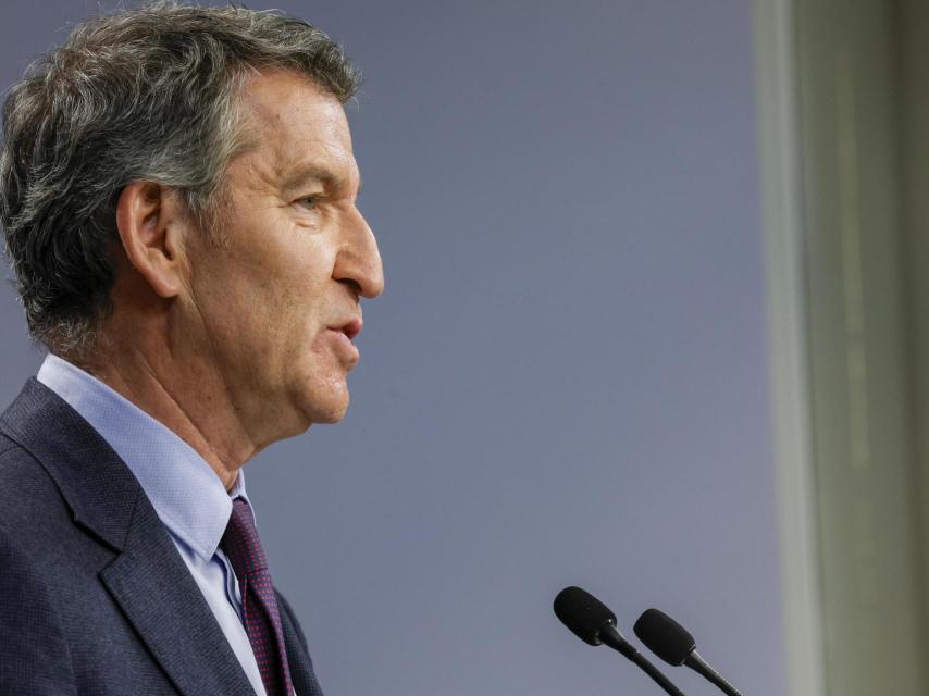 Alberto Núñez Feijóo, durante su comparecencia ante los medios de este lunes.