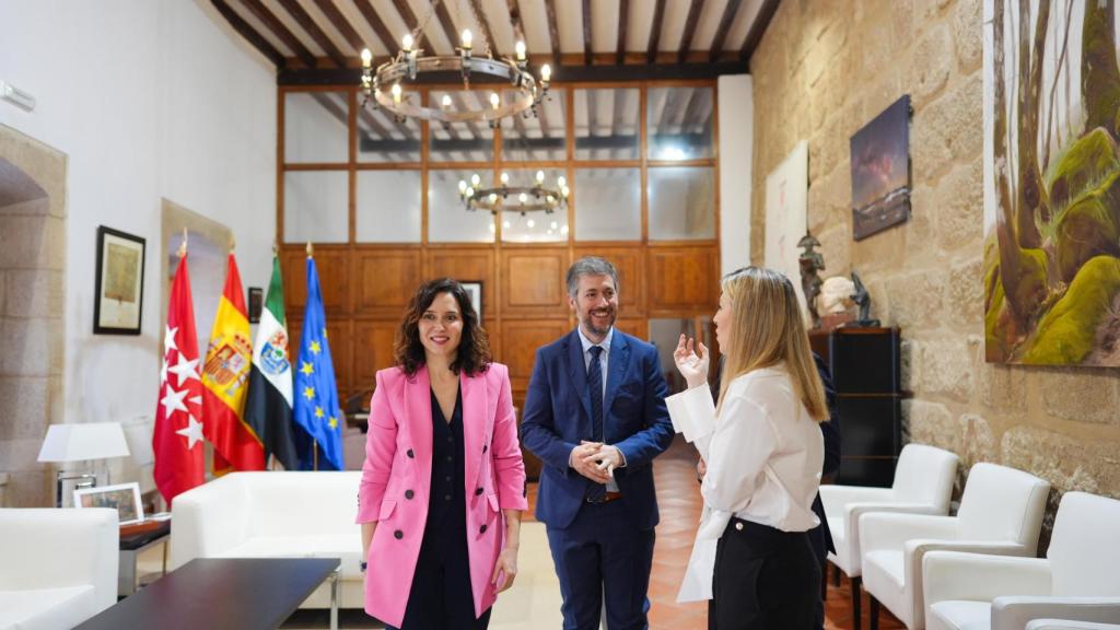 Isabel Díaz Ayuso junto a Miguel Ángel García y María Guardiola.