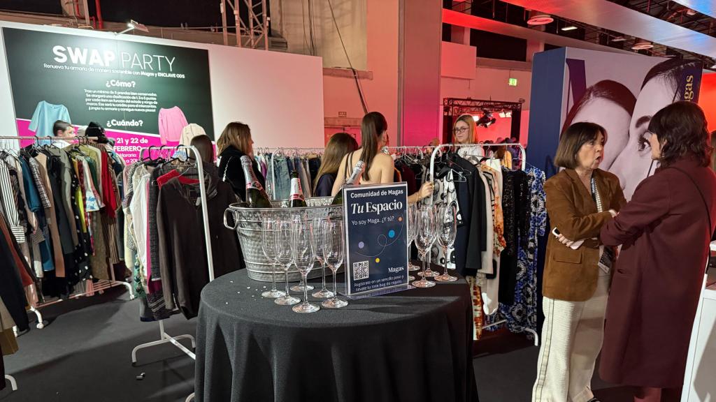 El stand de la segunda 'swap party' de Magas y Enclave ODS.