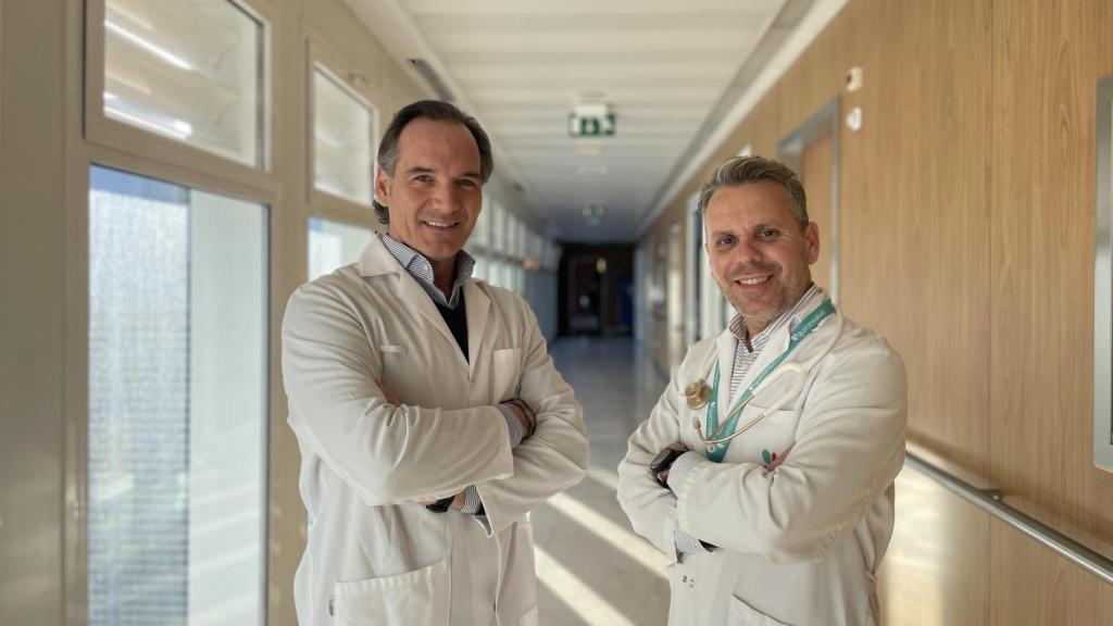 El neumólogo Domingo García y el odontólogo José Manuel Martínez.