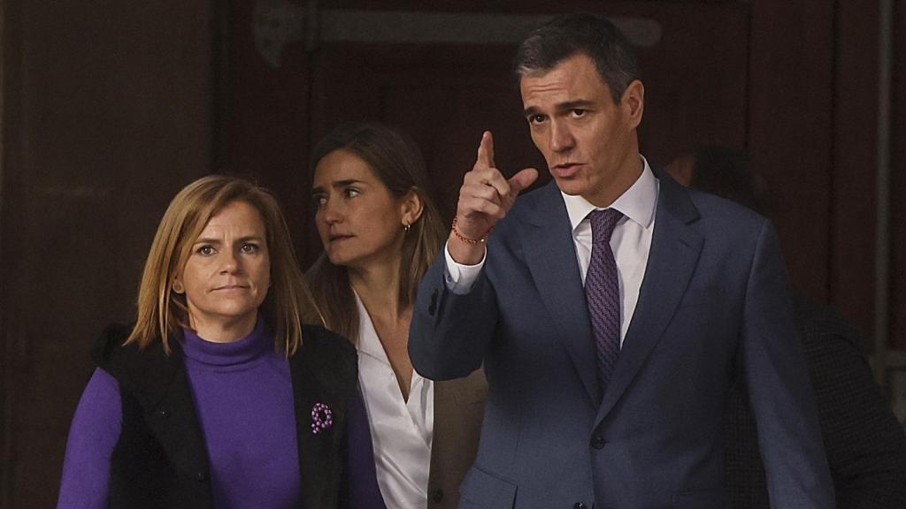 Pilar Bernabé junto a Pedro Sánchez. Rober Solsona / Europa Press