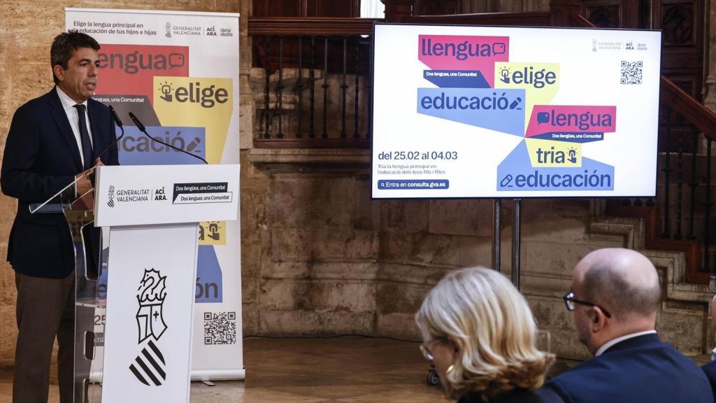 El president de la Generalitat, Carlos Mazón, durante la campaña sobre la elección de la lengua base. Rober Solsona / Europa Press
