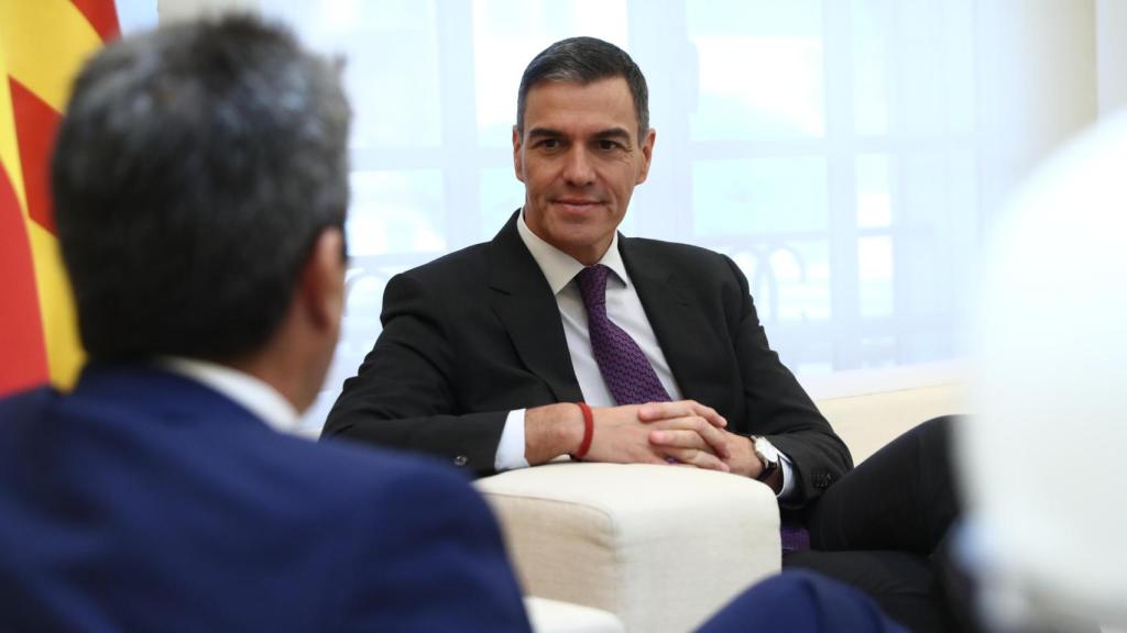 Pedro Sánchez, durante la recepción en la Moncloa a Carlos Mazón, en una imagen de Archivo. EE