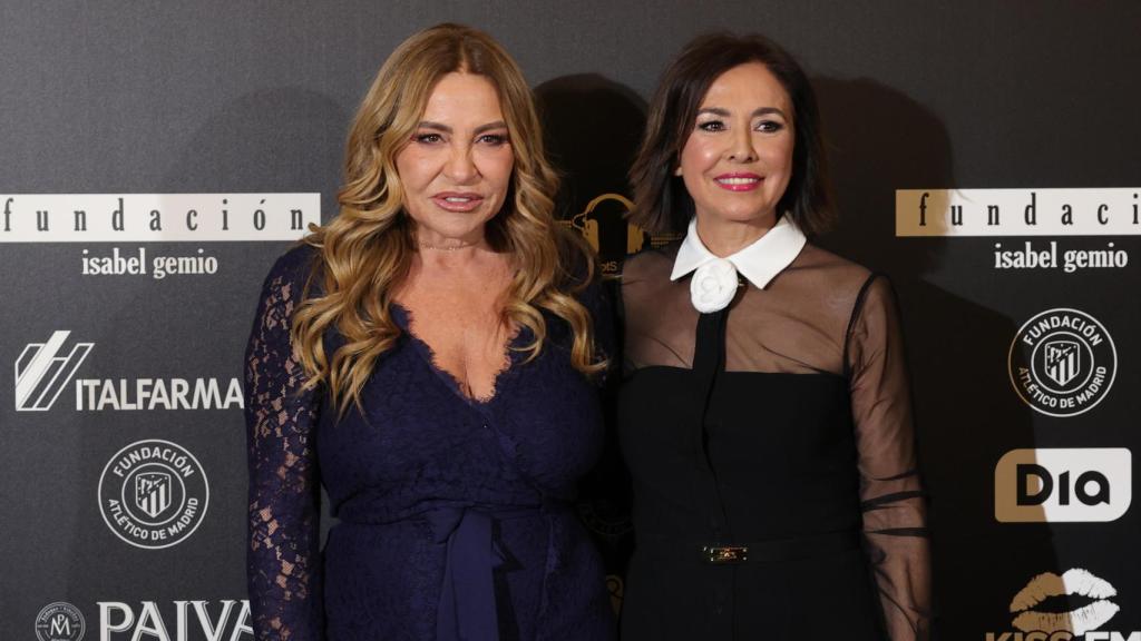 Isabel Gemio junto a su amiga Cristina Tárrega, este pasado lunes, en el Real Casino de Madrid.