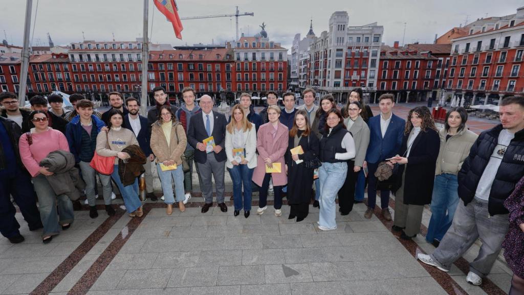 Presentación del V Plan Municipal de Juventud del Ayuntamiento de Valladolid a cargo de Jesús Julio Carnero