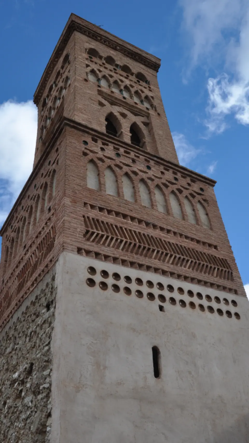 Torre de la iglesia parroquial de Belmonte de Gracián