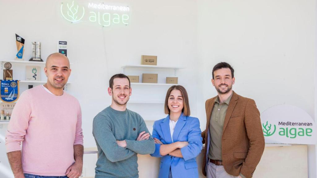 Equipo de Mediterranean Algae. De izqda. a dcha. Alejandro Simón, Guillermo del Barco, Silvia Antón y Yago Sierras.