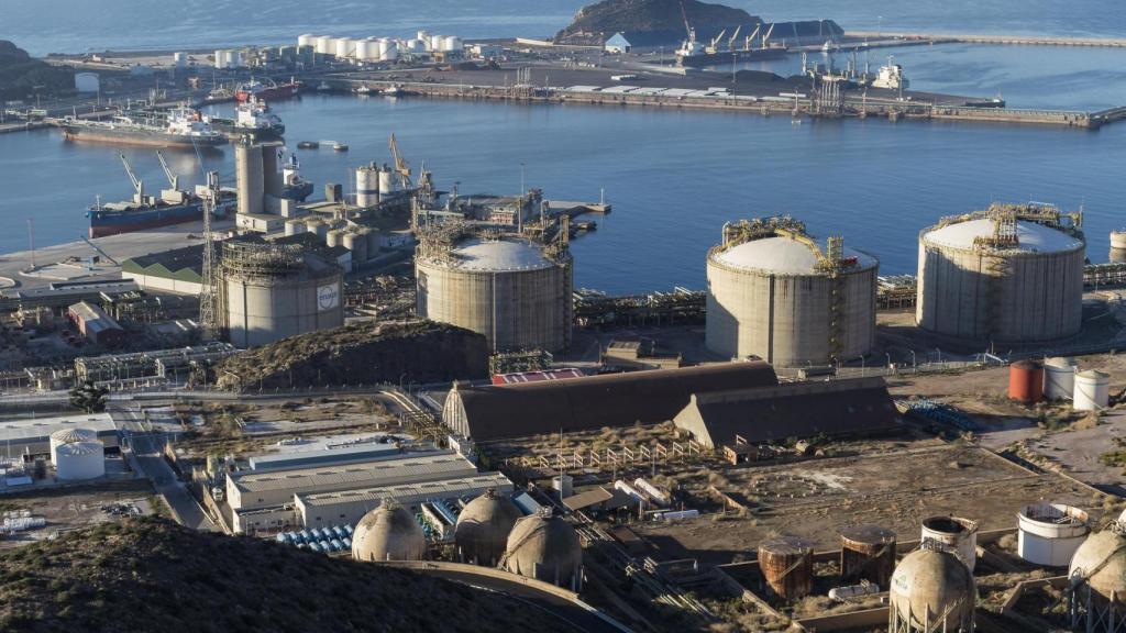 Las instalaciones del puerto de Cartagena.