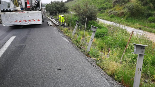 Reparación de la barrera de seguridad en autovía A-49.