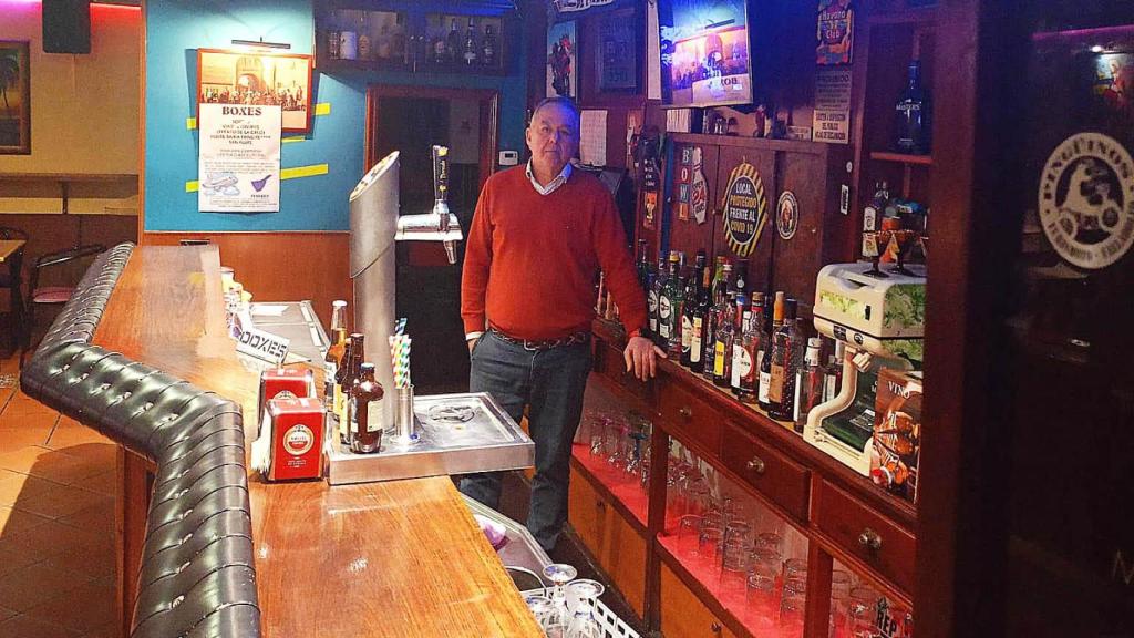 Felipe en el Pub Boxes