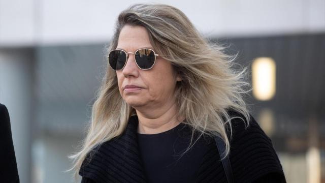 La asesora de Begoña Gómez en Moncloa, Cristina Álvarez, sale de declarar de los juzgados de Plaza de Castilla.