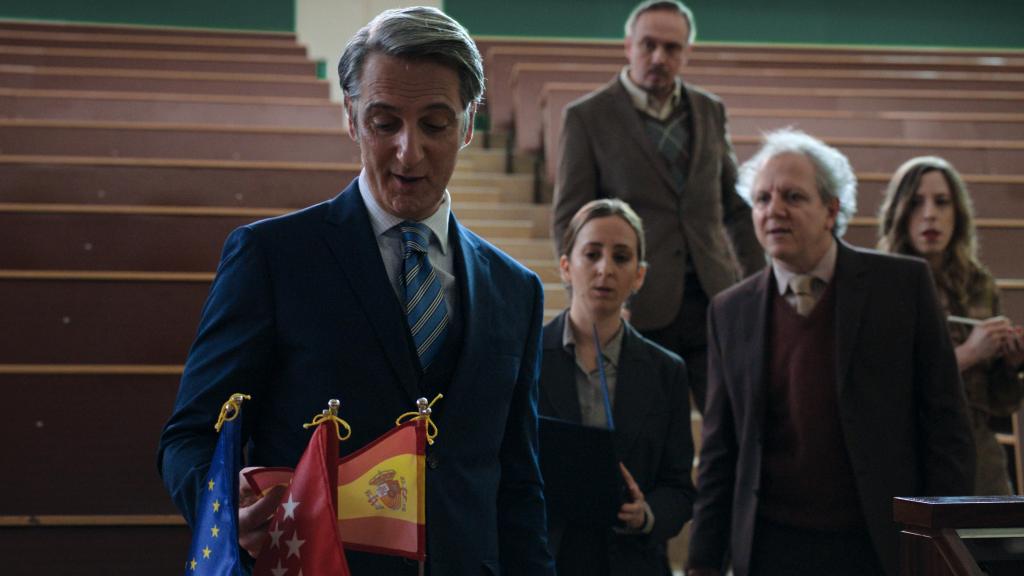 Ernesto Alterio es Guillermo en 'Su Majestad'.