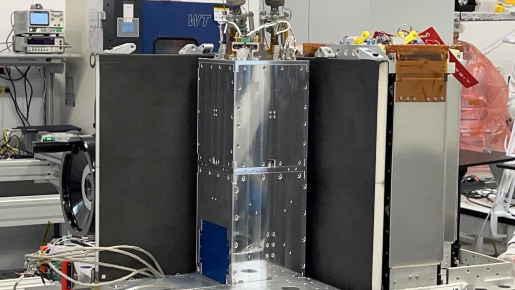 Tras el lanzamiento, comenzará una primera fase que se prolongará durante unas semanas en la que se irán desplegando los diferentes satélites a bordo,  y las cargas a bordo, entre ellas, las de Arkadia.