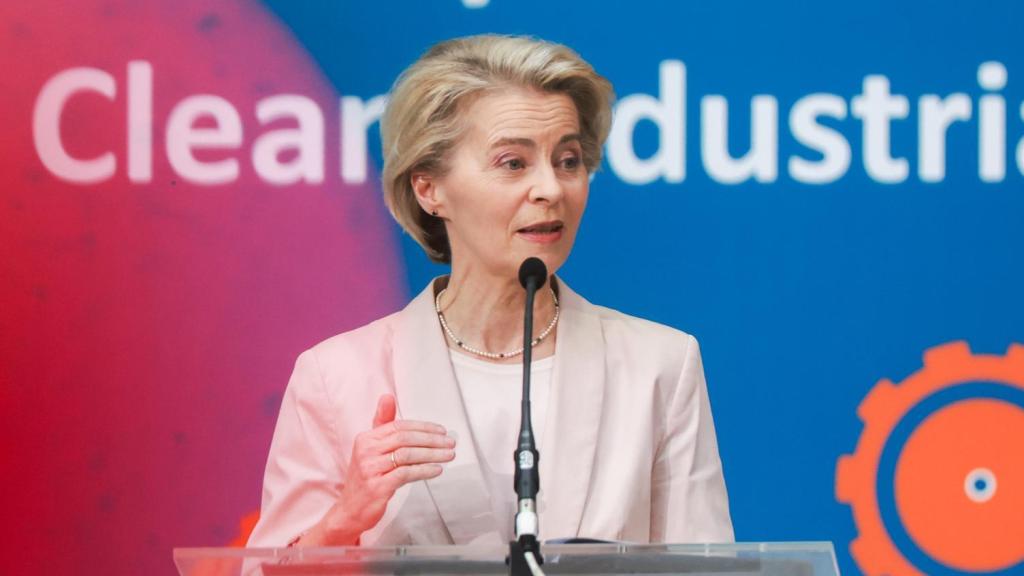 Ursula von der Leyen durante su discurso en la  Cumbre de la Industria Europea celebrada en Antwerp, Bélgica.