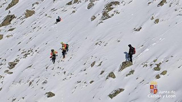Imagen del rescate en el Risco de los Claveles, en la vertiente segoviana de la Sierra de Guadarrama