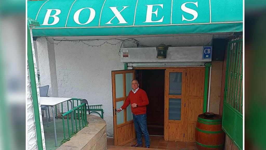 Felipe Recio González en el Pub Boxes de Valdestillas.
