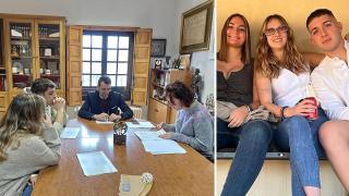 Mario, María y Andrea a la derecha y a la izquierda la firma de la adjudicación junto al alcalde de Medina de Rioseco, David Esteban