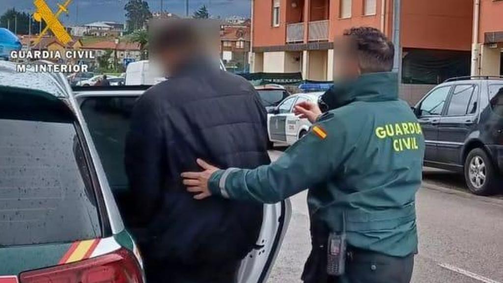 Detención de la Guardia Civil tras una fiesta de djs en Fuensaldaña