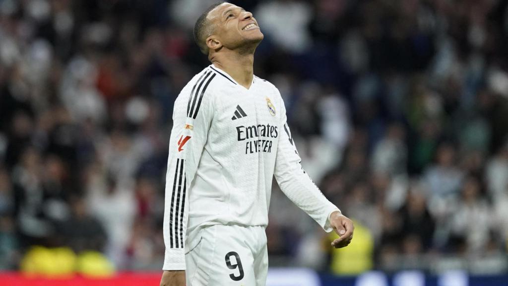Mbappé se lamenta en el último partido liguero ante el Girona.
