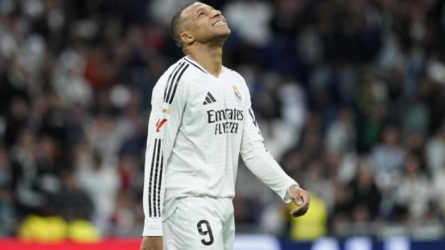 Mbappé se lamenta en el último partido liguero ante el Girona.