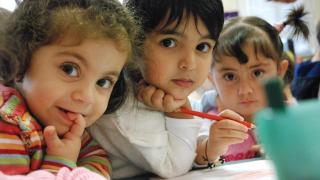 Un grupo de niñas en Aldeas Infantiles SOS.