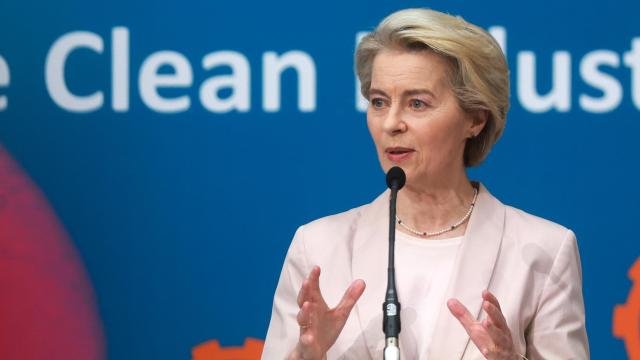 Ursula von der Leyen durante su discurso en la  Cumbre de la industria europea celebrada en Antwerp, Bélgica.