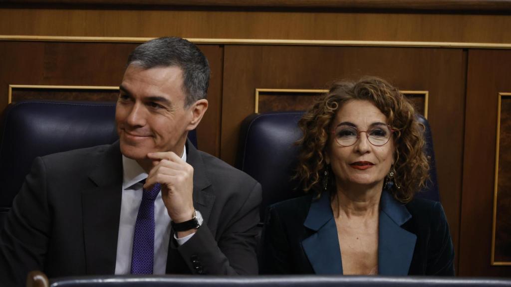 Pedro Sánchez y María Jesús Montero, este miércoles en el Congreso.