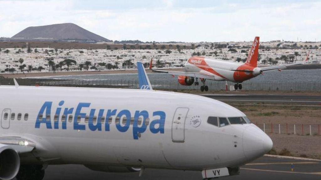 Avión de Air Europa en la pista de despegue del aeropuerto de Lanzarote.