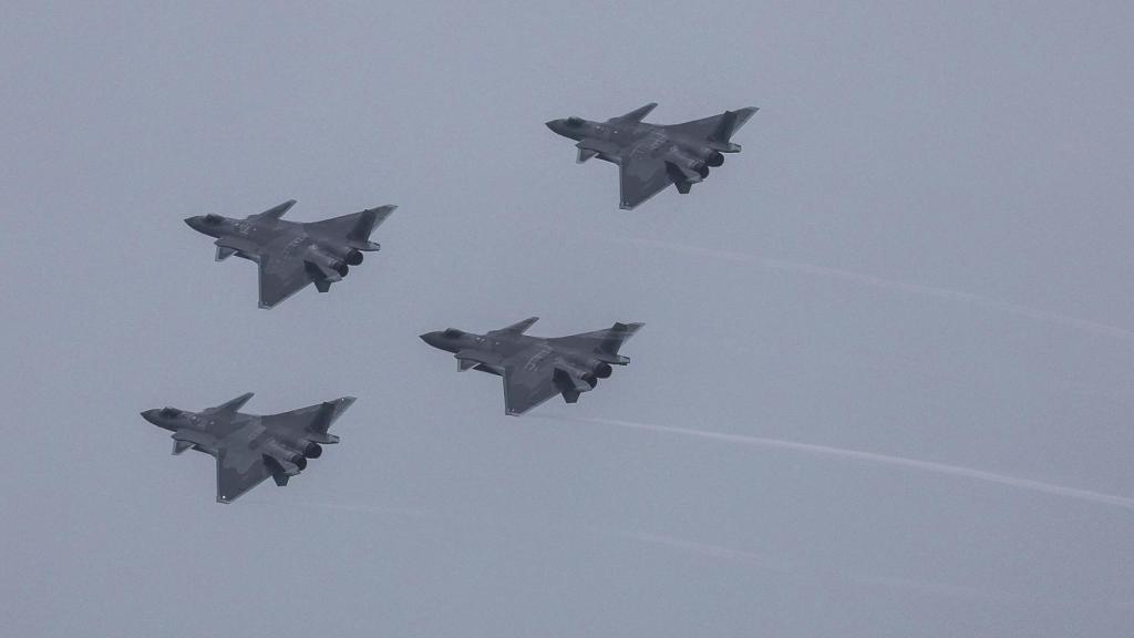 Imagen de archivo de varios aviones de la Fuerza Aérea de China.