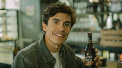Marc Márquez protagoniza la nueva campaña de Estrella Galicia 0,0