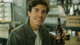 Marc Márquez protagoniza la nueva campaña de Estrella Galicia 0,0
