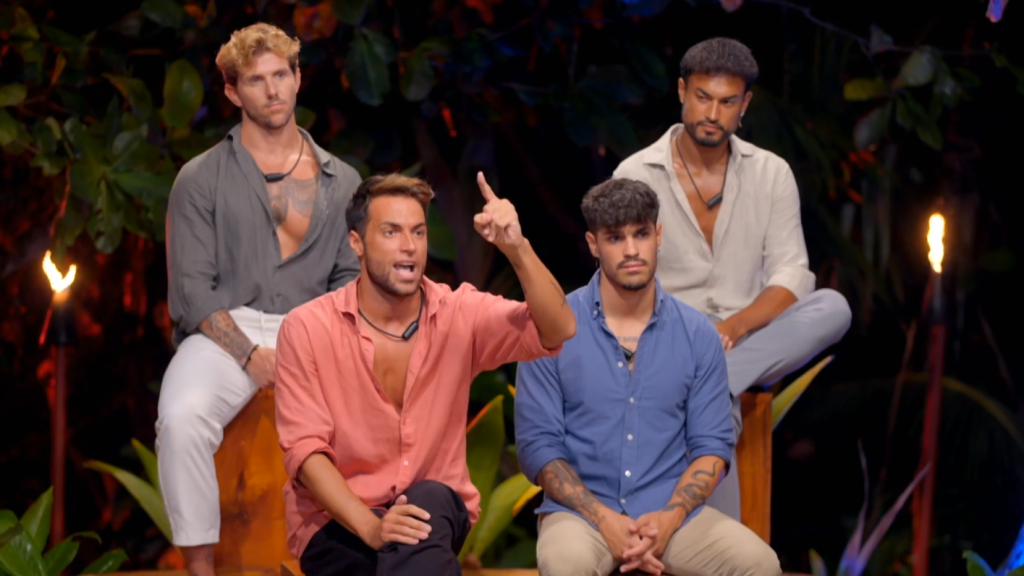 Montoya, en la última hoguera de los chicos de 'La isla de las tentaciones'.