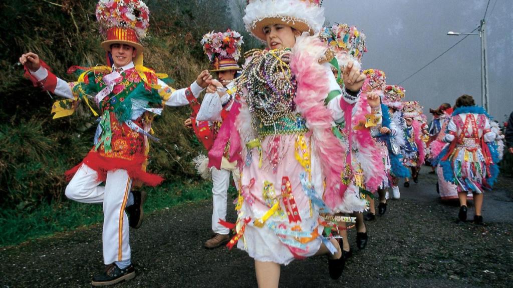Damas e Galáns en el Entroido de Cobres en Vilaboa (Pontevedra).