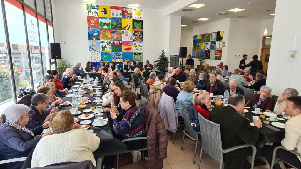 Personas dependientes en el Centro de Convivencia Victoria Adrados