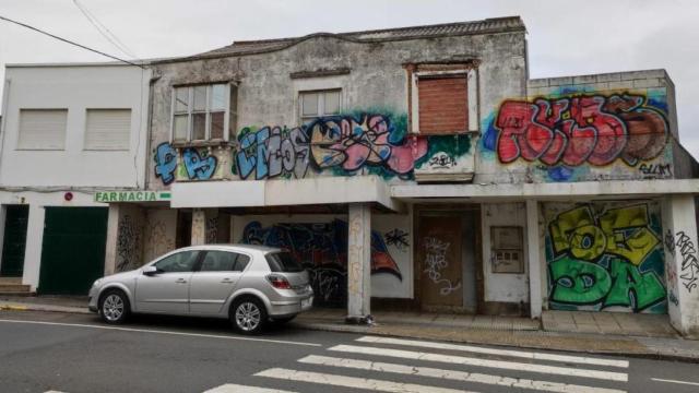 Edificio en ruinas de As Xubias, que será derribado, donde estaba la discoteca Pachá de A Coruña.