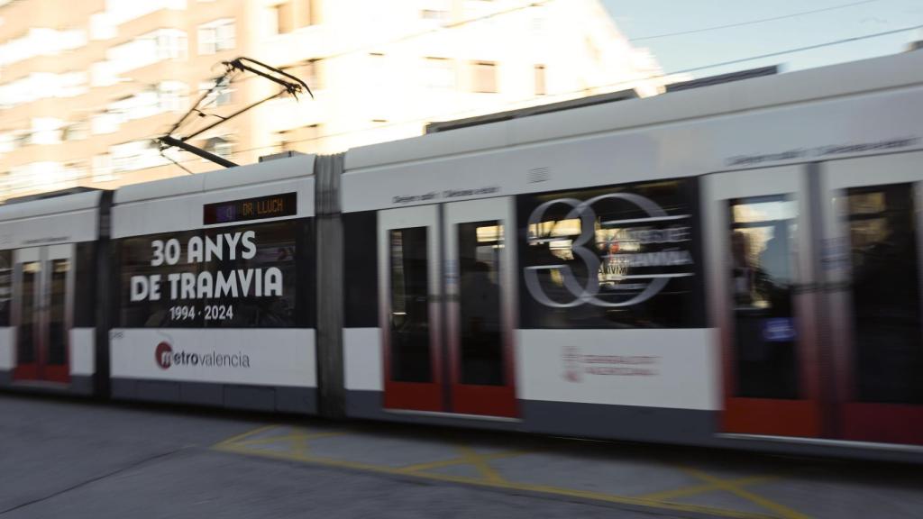 Un tranvía de Metrovalencia, imagen de archivo. Efe / Ana Escobar
