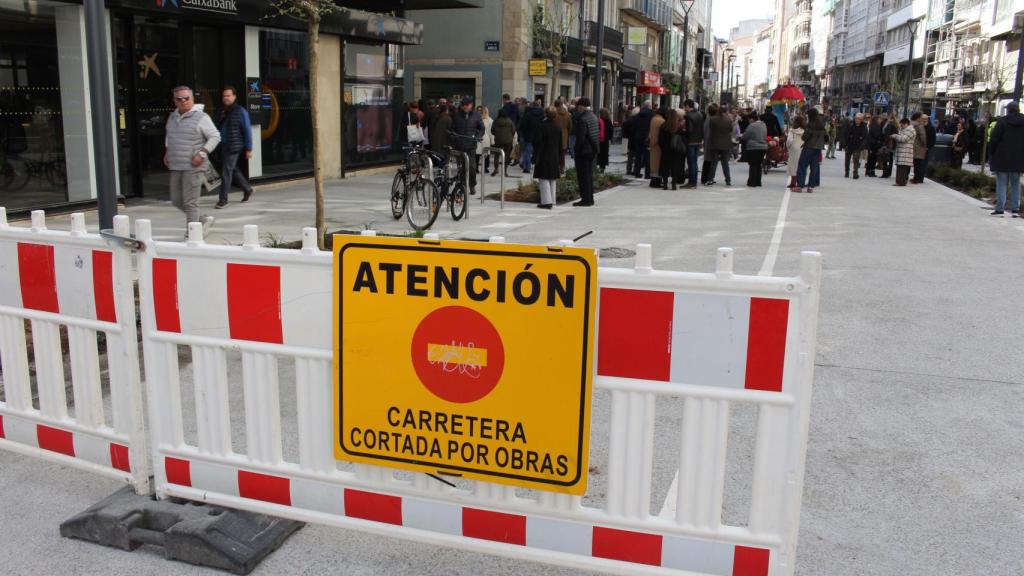 La calle de San Andrés, en A Coruña, recupera este jueves el tráfico.