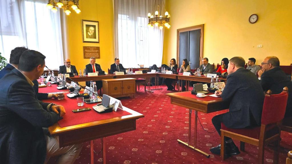 Otro momento de la reunión.