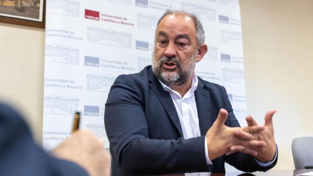 Julián Garde, en otro momento de la entrevista.