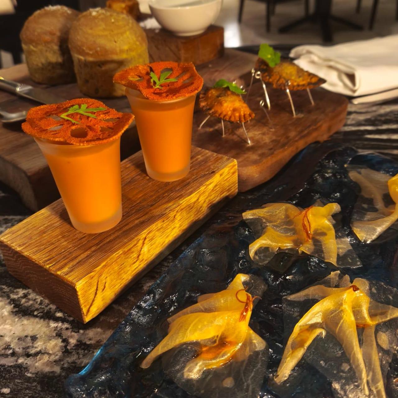 Los tres aperitivos del Menú Tierra y Mar.