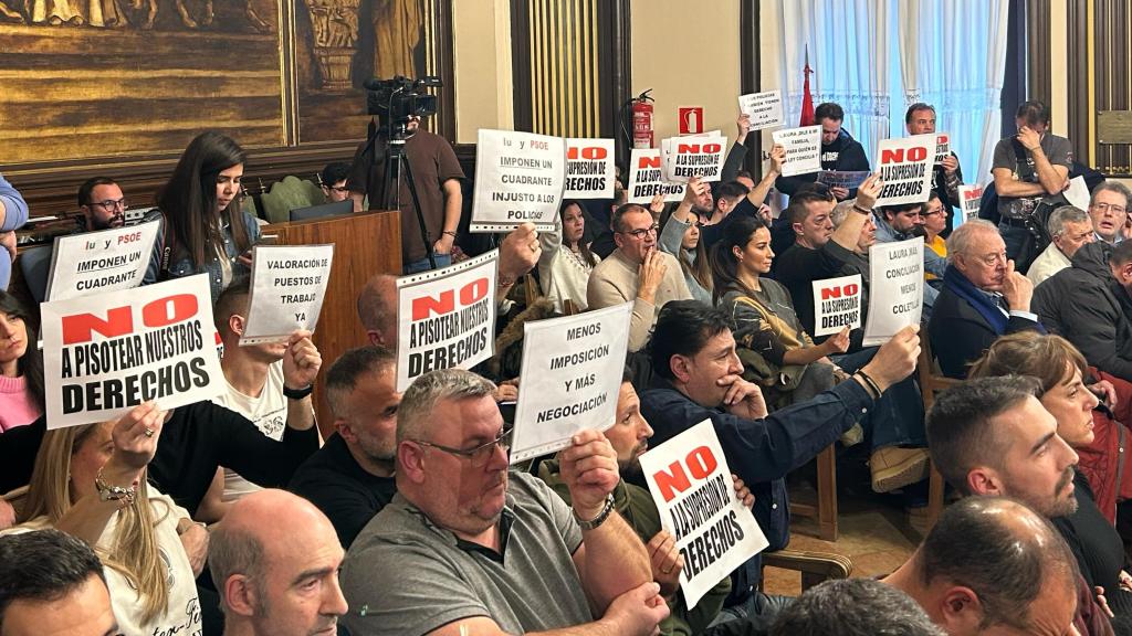 Los agentes de la Policía Local de Zamora en el pleno del Ayuntamiento, este jueves