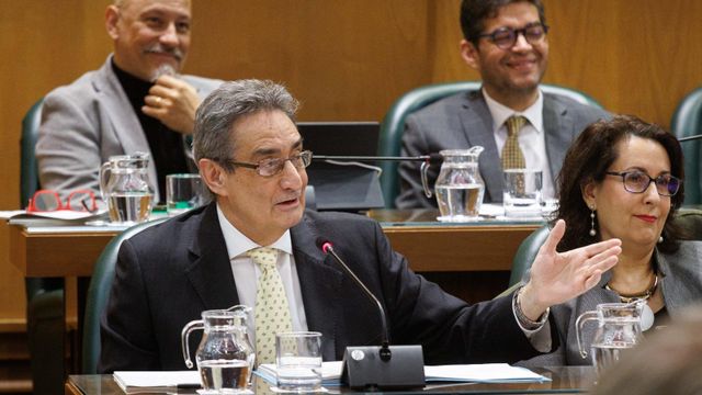 Julio Calvo en un pleno del Ayuntamiento de Zaragoza, en imagen de archivo.