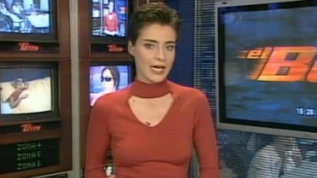 Una jovencísima Sandra Barneda presentaba los resúmenes de 'El Bus'.