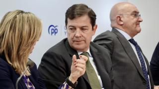 El presidente del PP de Castilla y León y la portavoz del PP en el Senado, Alfonso Fernández Mañueco y Alicia García