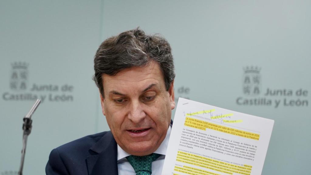 El consejero de Economía y Hacienda y portavoz, Carlos Fernández Carriedo